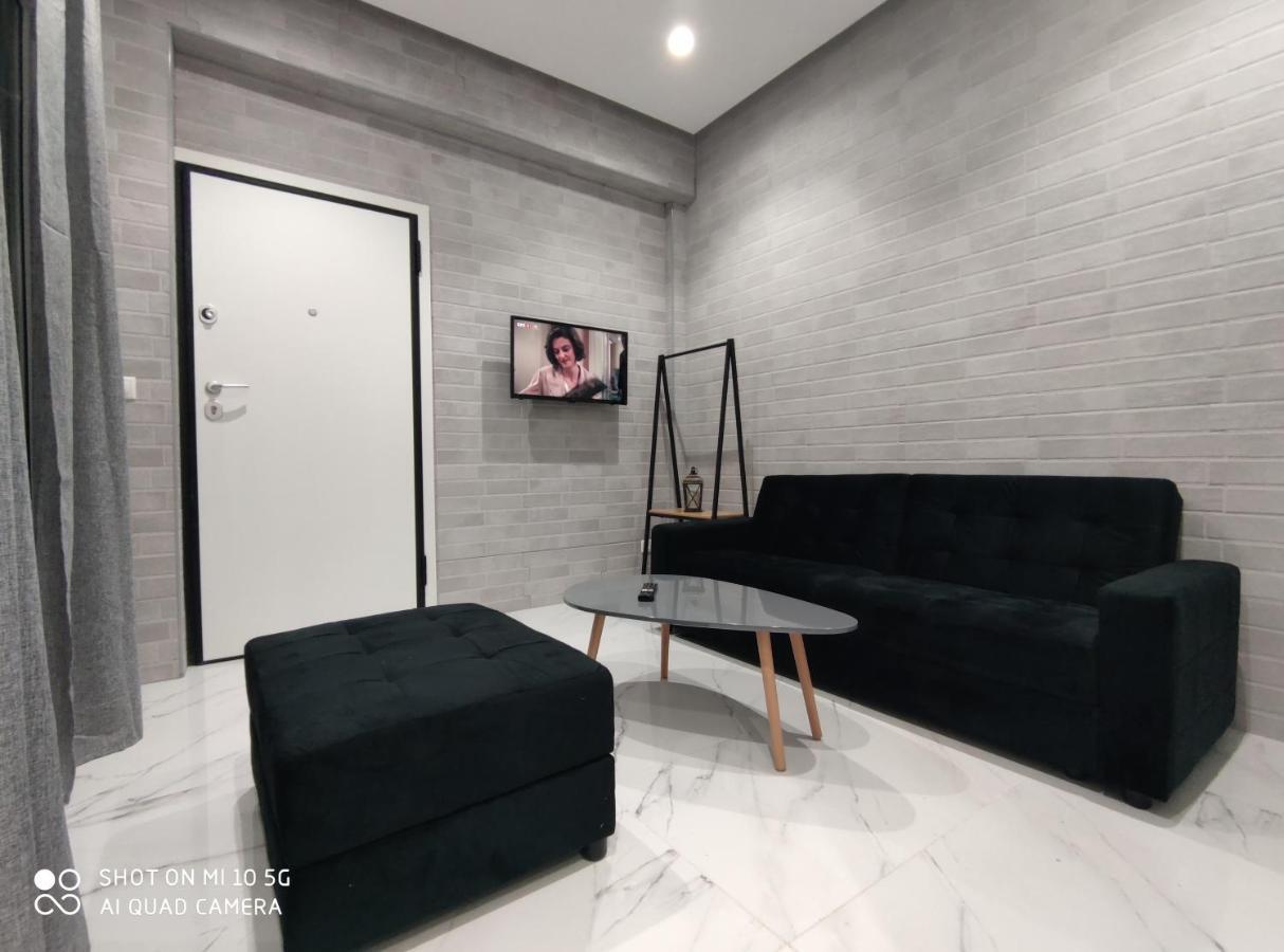 Modern Apartment With A Huge Terrace Athens Exterior photo