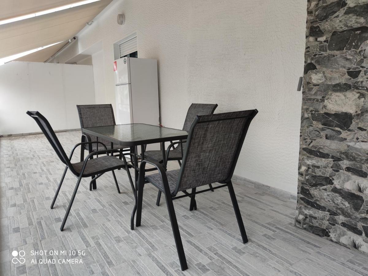 Modern Apartment With A Huge Terrace Athens Exterior photo